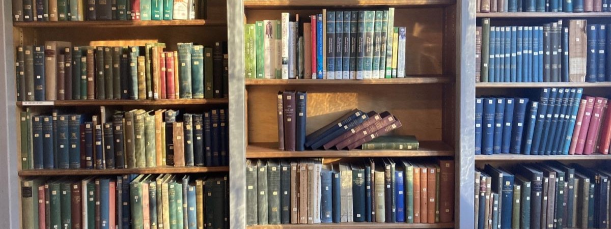 Books on the shelves in the Plant Sciences Library